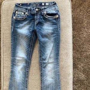 Adorable Miss Me boot cut jeans!